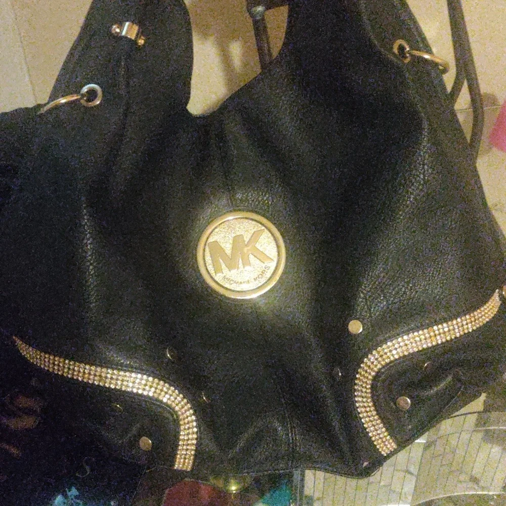 Purse - Picture 1 of 1